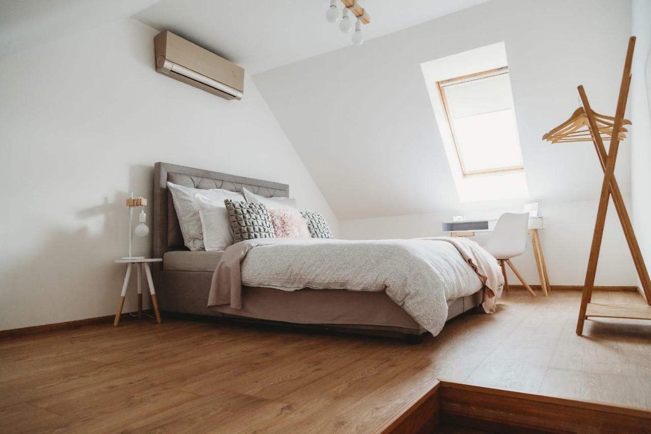 Center City Charming Loft Apartment Кошице Экстерьер фото