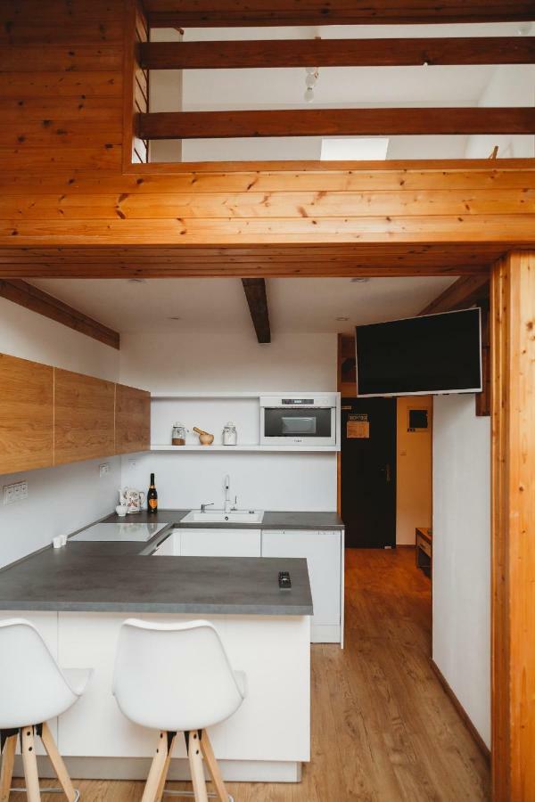 Center City Charming Loft Apartment Кошице Экстерьер фото